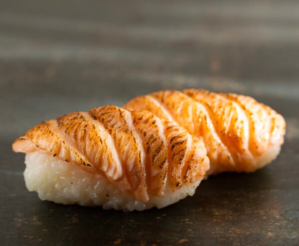 NIGIRI ŁOSOŚ OPALANY 2 szt.